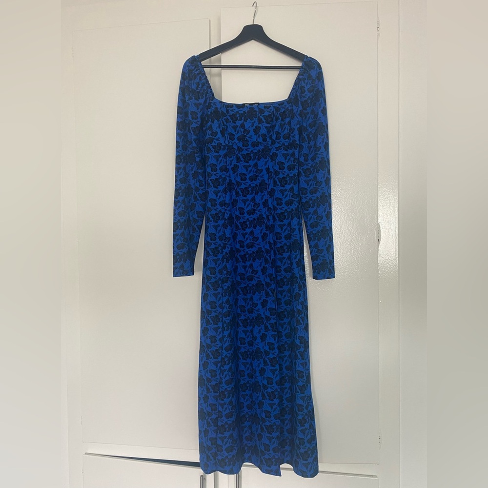 Elegant Blue Floral Dress